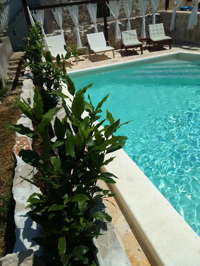 Villa Cherie Sutomiscica